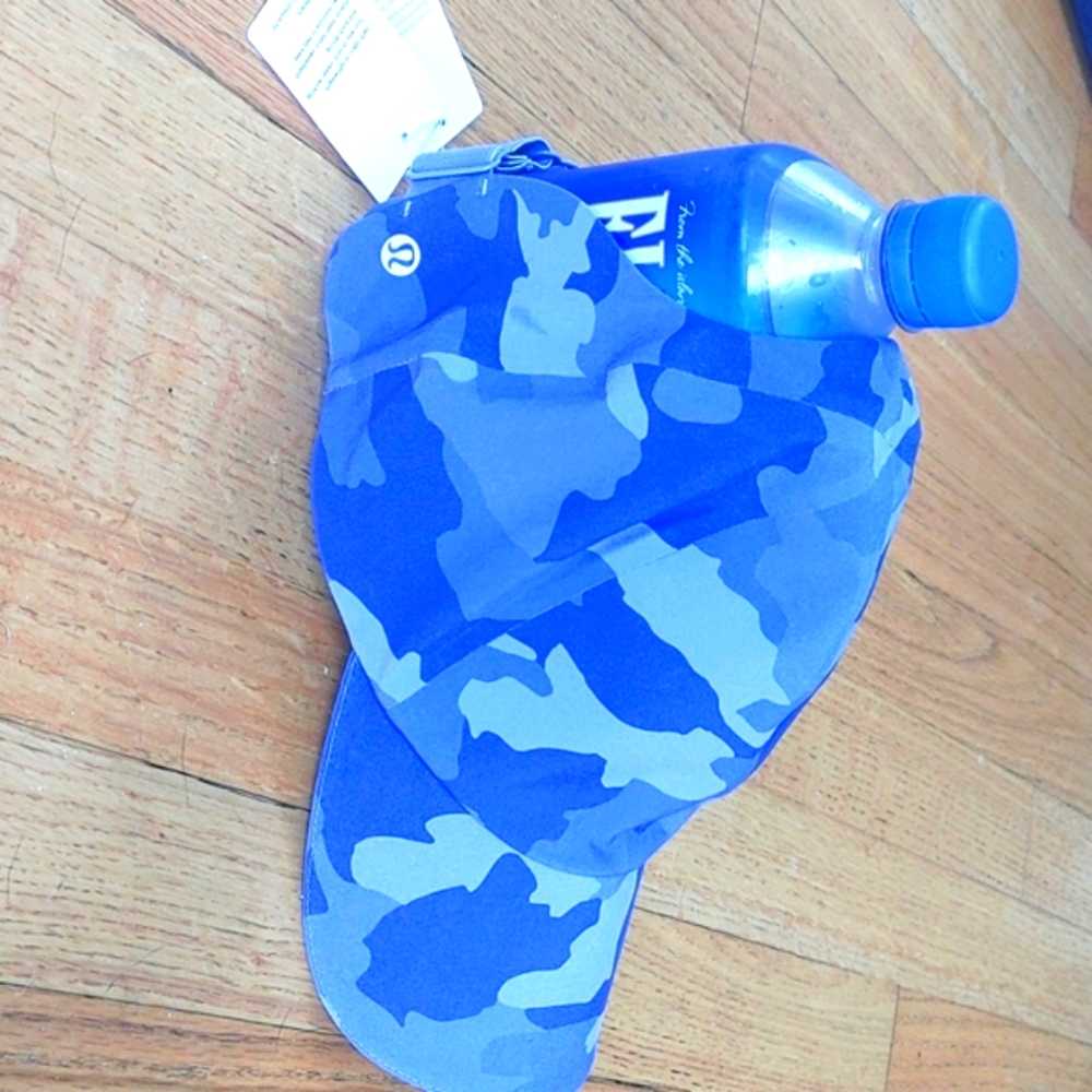 Lululemon dry wick hat blue and gray camo pattern